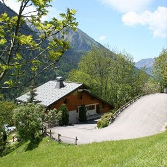 Chalet Le Balcon Des Alpes, à Châtel, et son parking